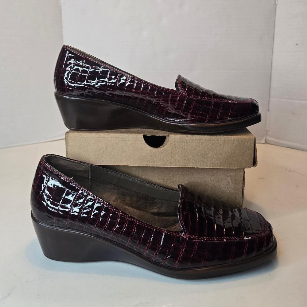 Aerosoles Final Exam Dark Red Croco 177 in Women's Size 9